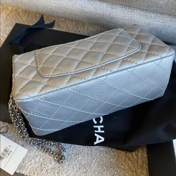 SOLD Chanel mini 2.55 in metallic leather - Picture 8 of 14